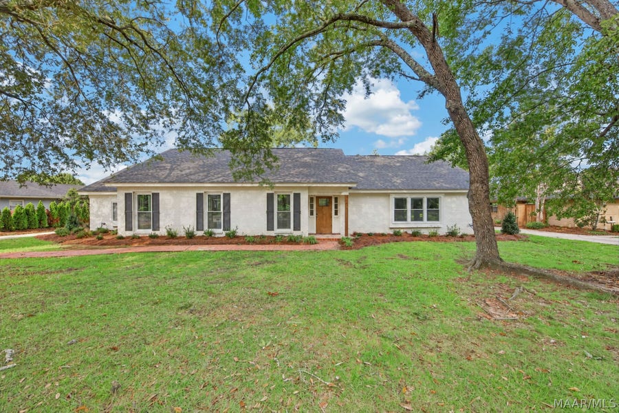 Property photo for 3118 Old Farm Road, Montgomery, AL