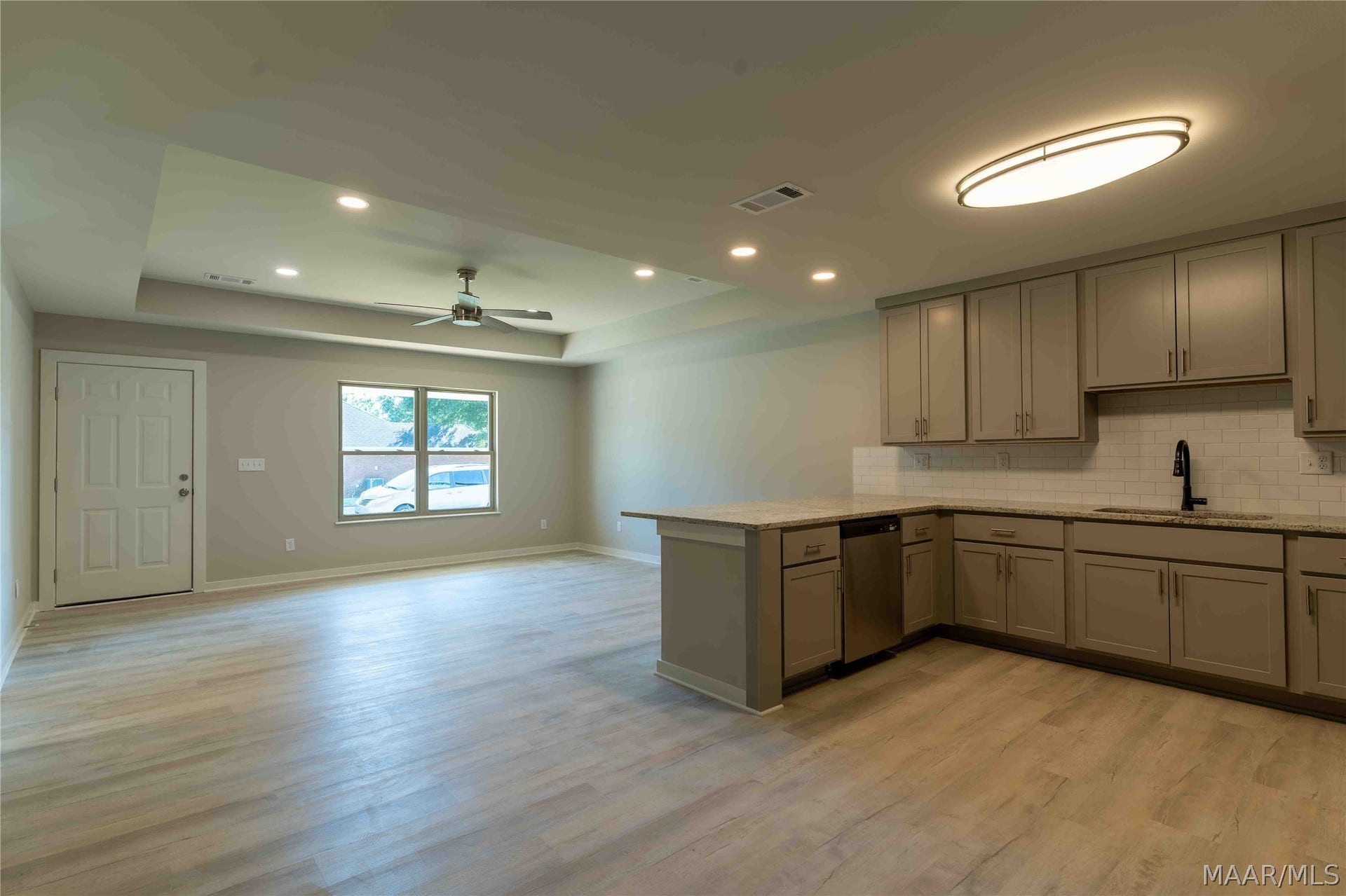 6101 Burbank Crossing Loop, Montgomery, AL 36117 6101 Burbank Crossing Loop, Montgomery, AL 36117