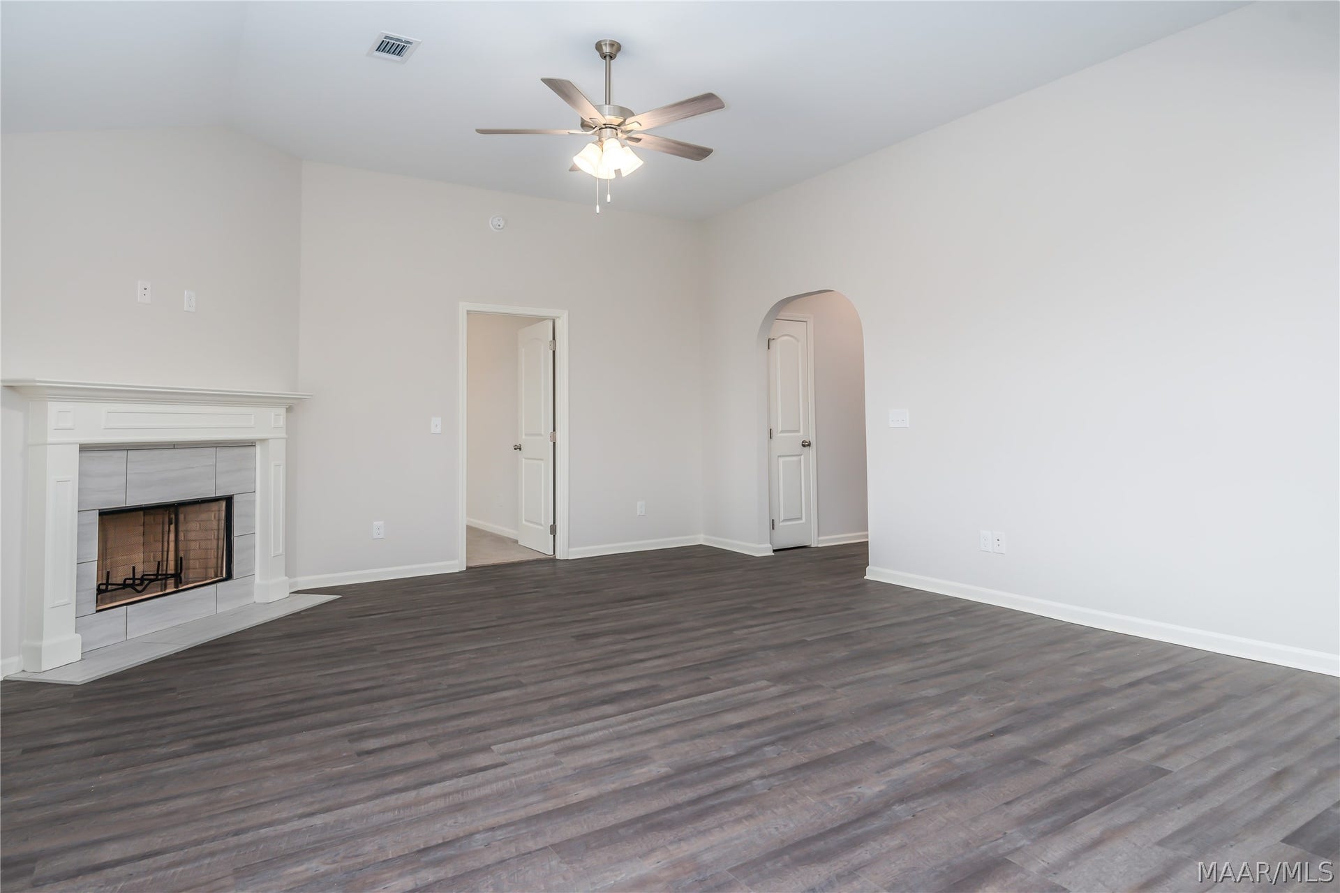 2425 Landing Loop, Deatsville, AL 36022 2425 Landing Loop, Deatsville, AL 36022