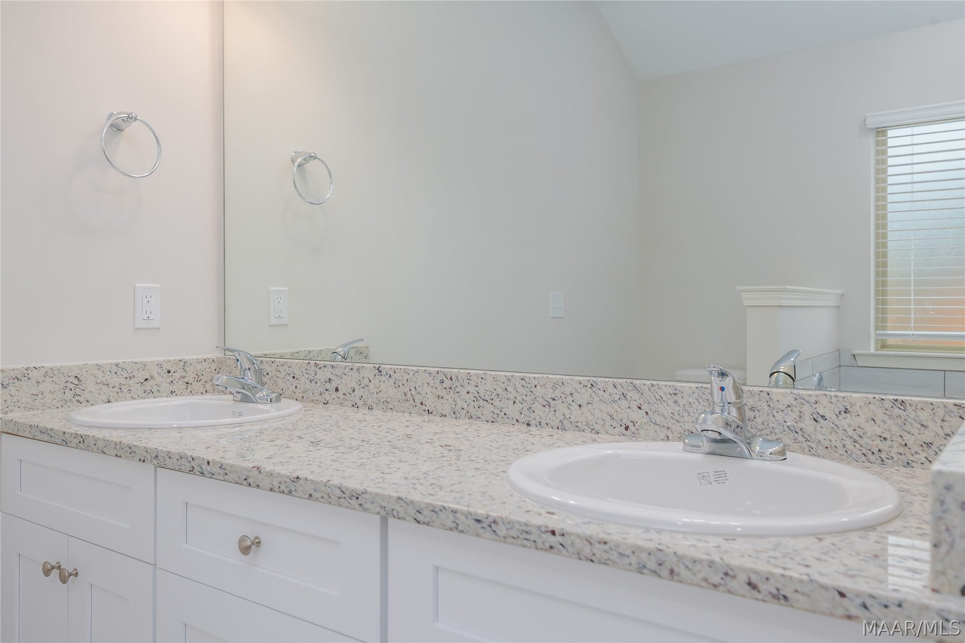 2425 Landing Loop, Deatsville, AL 36022 2425 Landing Loop, Deatsville, AL 36022