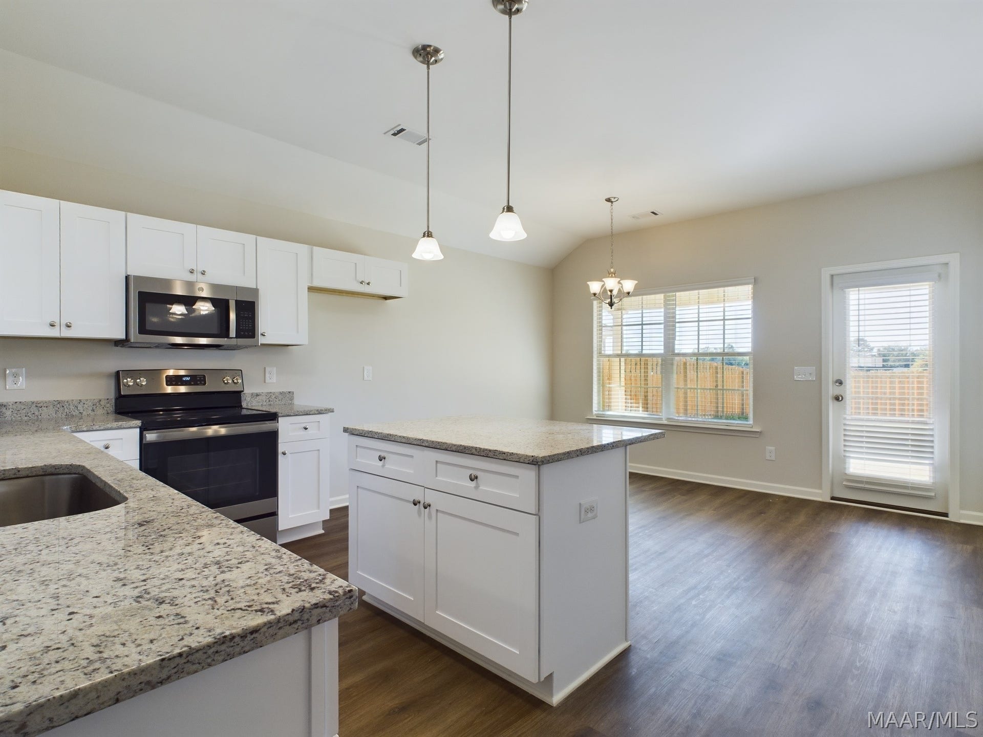 537 Country Club Drive, Wetumpka, AL 36092