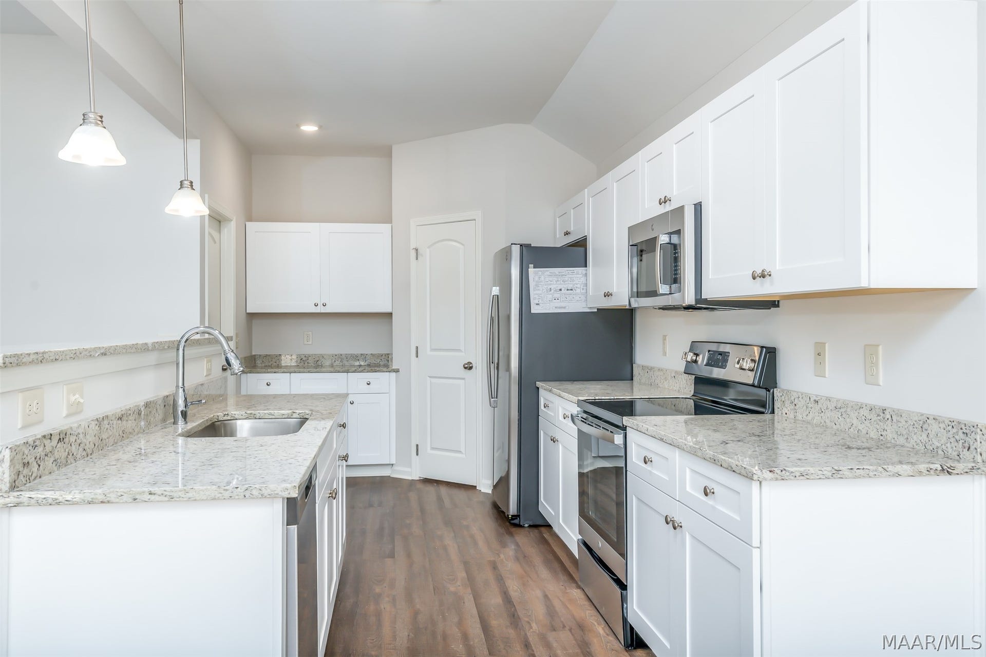 521 Country Club Drive, Wetumpka, AL 36092