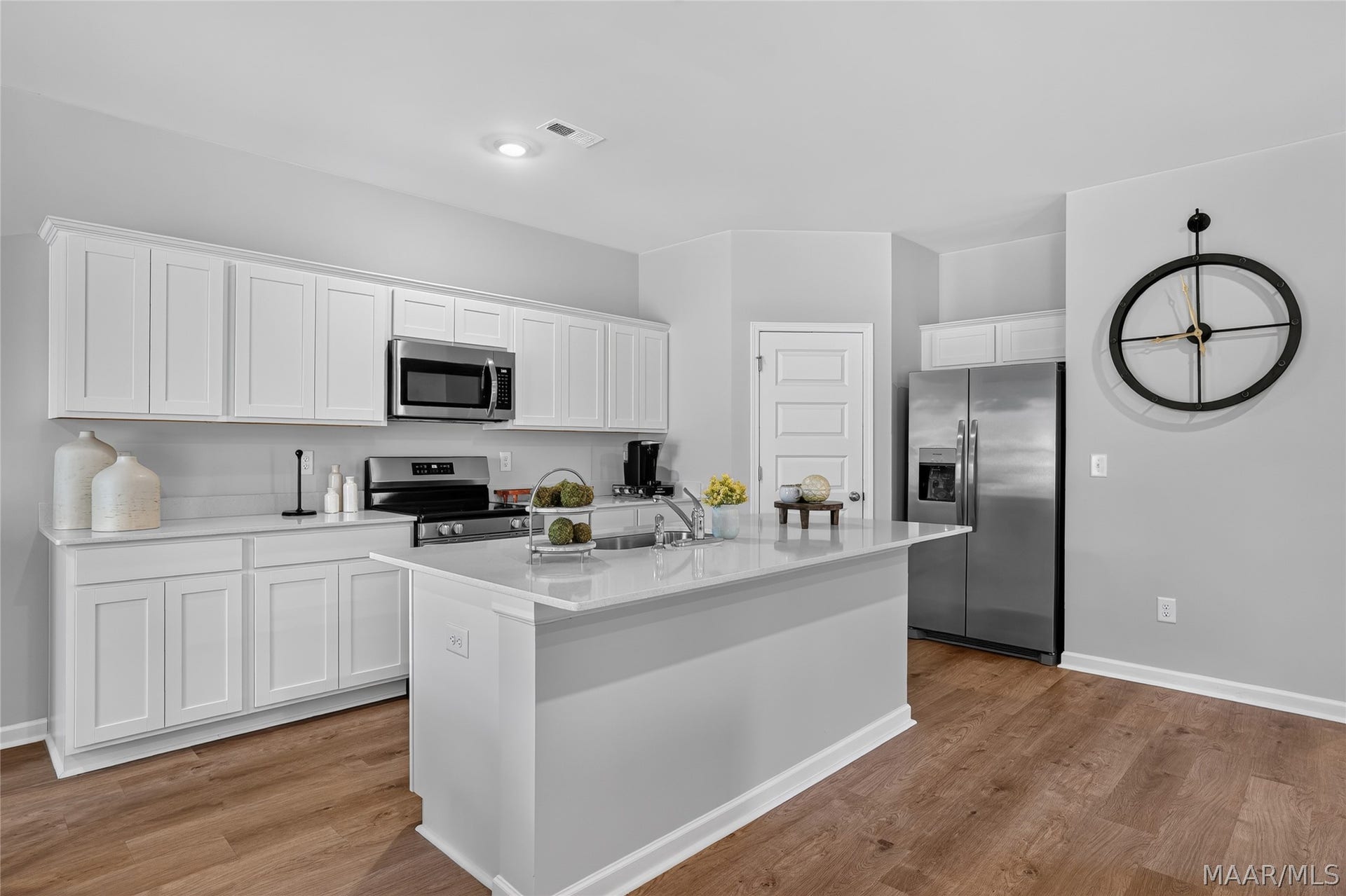 285 Jemison Trails Drive, Jemison, AL 35085 285 Jemison Trails Drive, Jemison, AL 35085