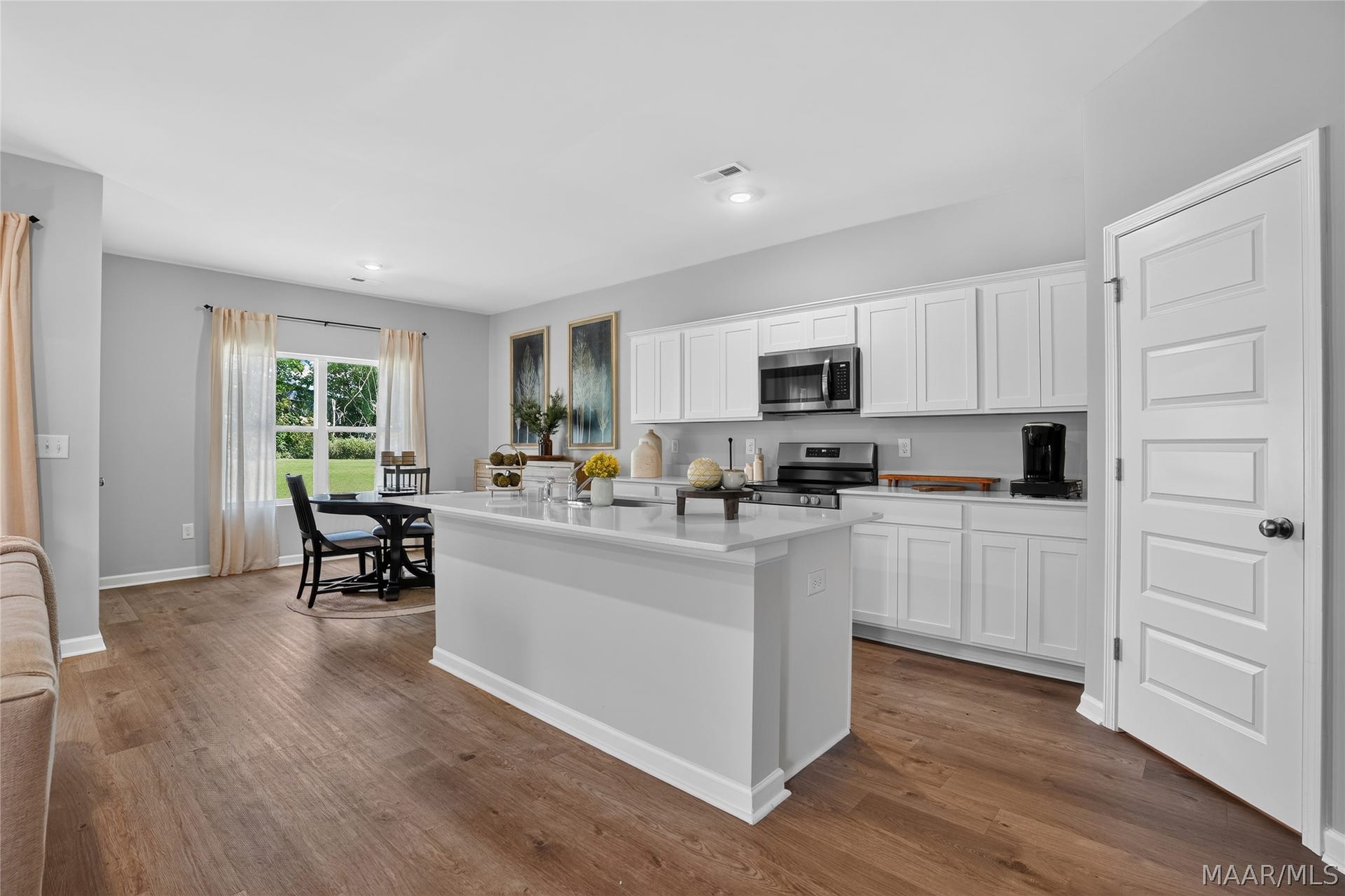 285 Jemison Trails Drive, Jemison, AL 35085 285 Jemison Trails Drive, Jemison, AL 35085