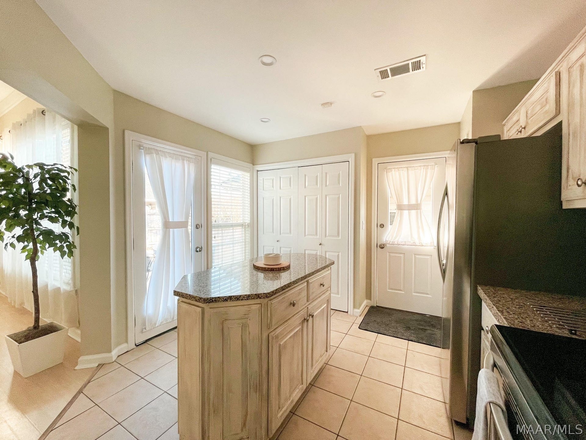 2112 Halcyon Downs Loop, Montgomery, AL 36117 2112 Halcyon Downs Loop, Montgomery, AL 36117