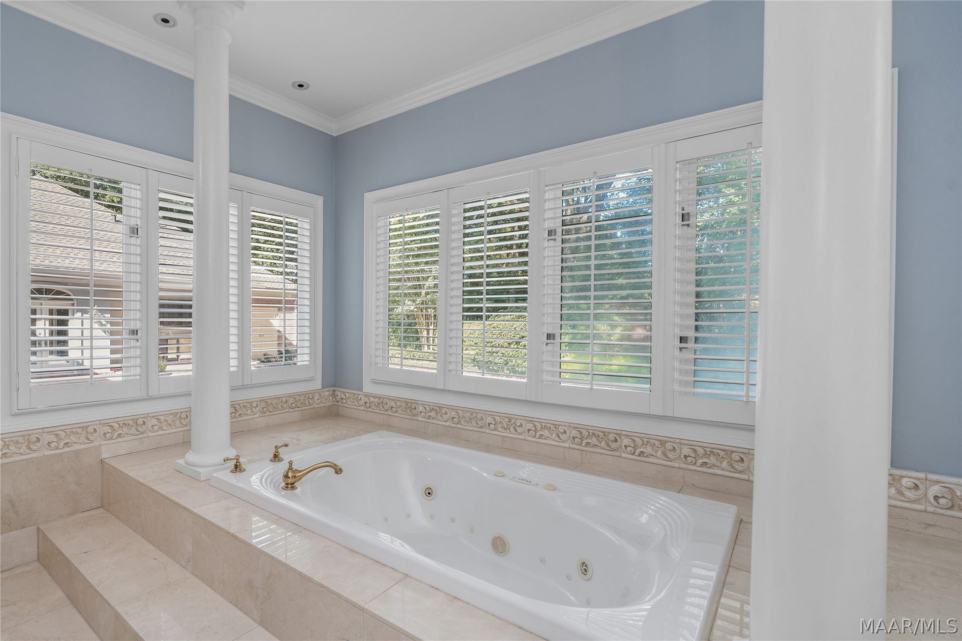 5660 Woodside Circle, Montgomery, AL 36117 MASTER BATHROOM