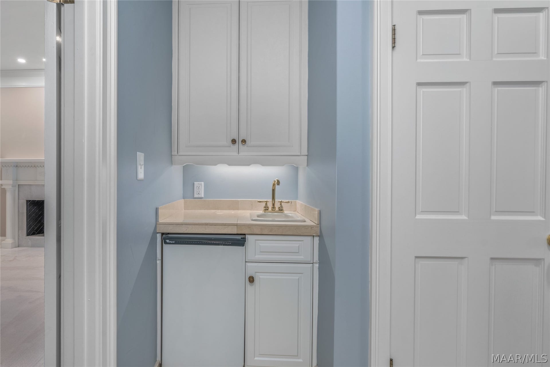 5660 Woodside Circle, Montgomery, AL 36117 MASTER BEDROOM COFFEE BAR