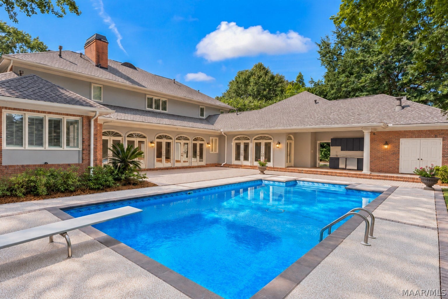 5660 Woodside Circle, Montgomery, AL 36117 GREAT POOL AREA