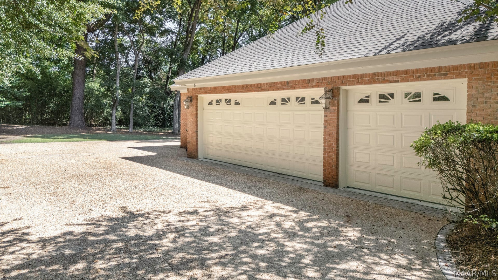 5660 Woodside Circle, Montgomery, AL 36117 GARAGE ENTRANCE