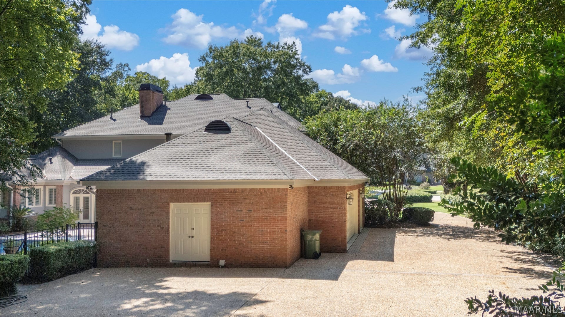 5660 Woodside Circle, Montgomery, AL 36117 PARKING PAD IN BACK OF GARAGE