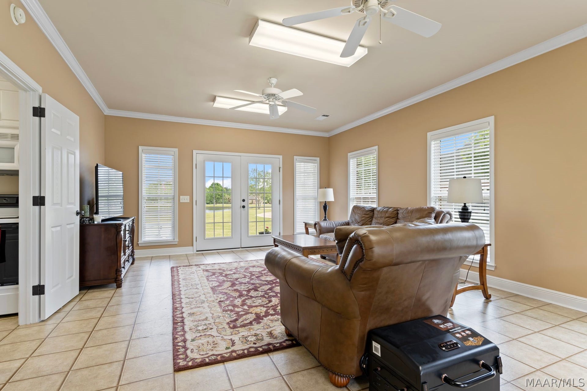 Guets house living area