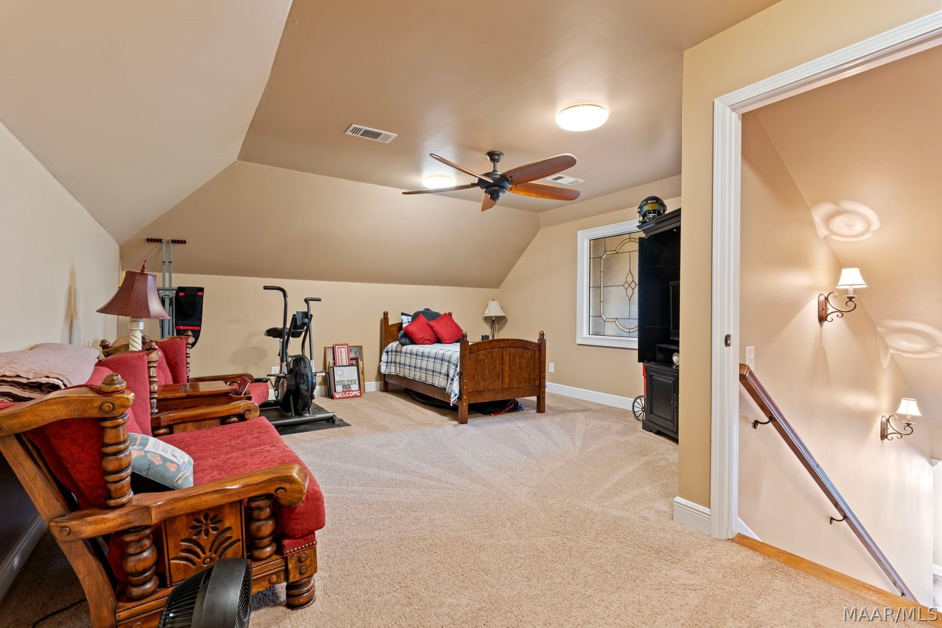 Upstairs BONUS room