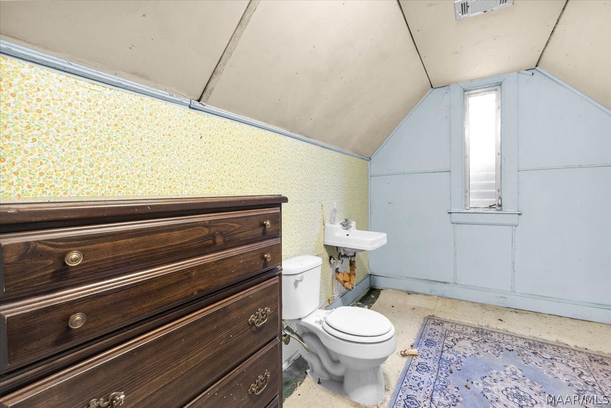 1350 FELDER Avenue, Montgomery, AL 36106 1/2 bath upstairs
