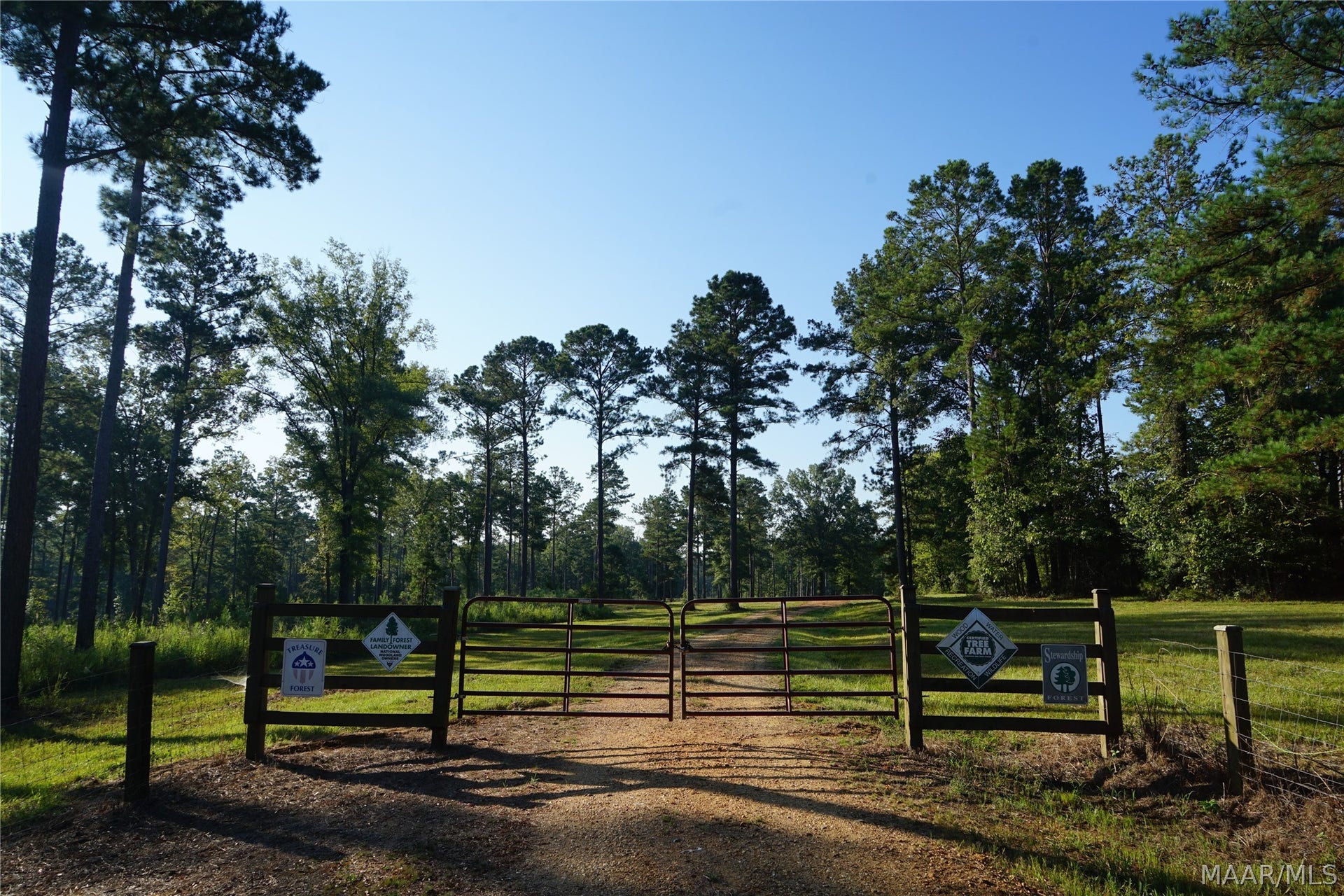 2202 Gibson Road, Montgomery, AL 36116 2202 Gibson Road, Montgomery, AL 36116