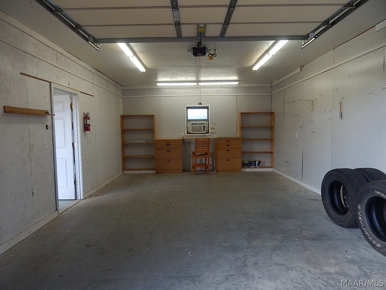 3RD BAY OF WKSHOP 41X24  SO MUCH STORAGE-WK FROM HOME-MANCAVE