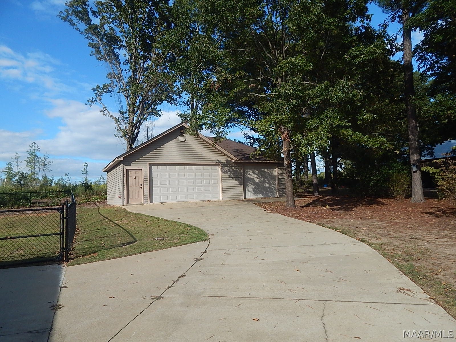 WONDERFUL WKSHOP/MANCAVE IS APPROX 41X24 OR 3 CAR GAR -FLEXIBILE FOR HOBBIES-WORK FROM HOME-SO MUCH STORAGE