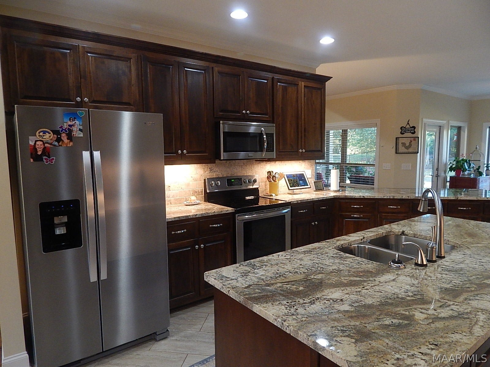 STAINLESS APPL & NEW REF CAN REMAIN