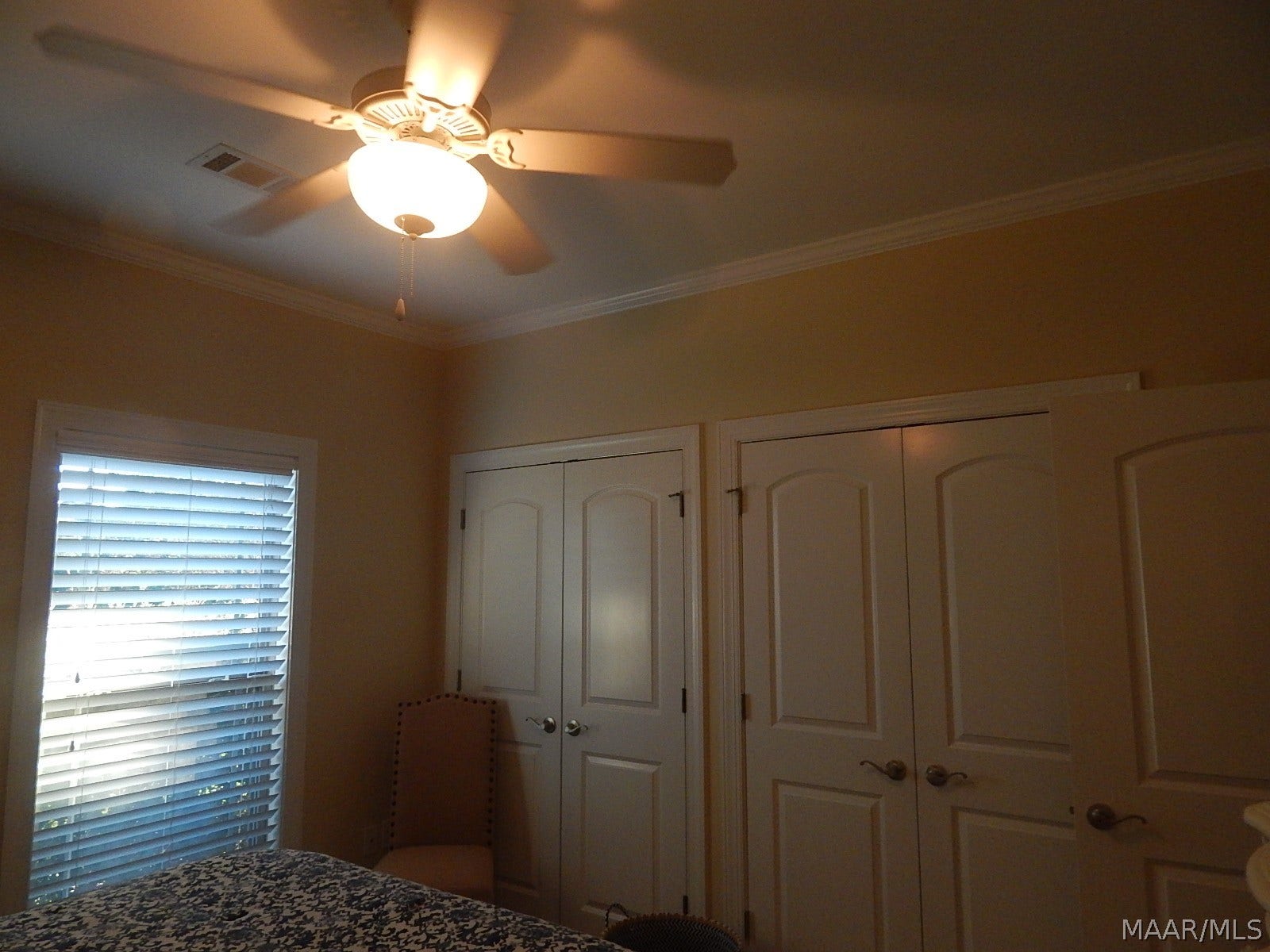 BR 2 HAS 2 CLOSETS