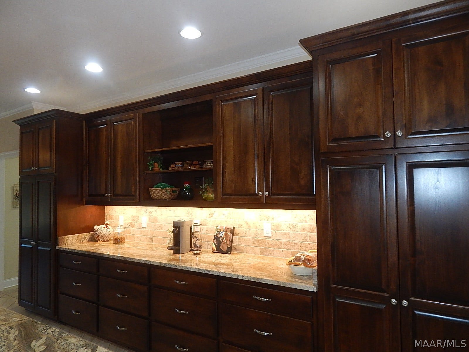 WALL OF CABINETS-DEEP DRAWERS-BUILTINS-PULL OUT SHELVES