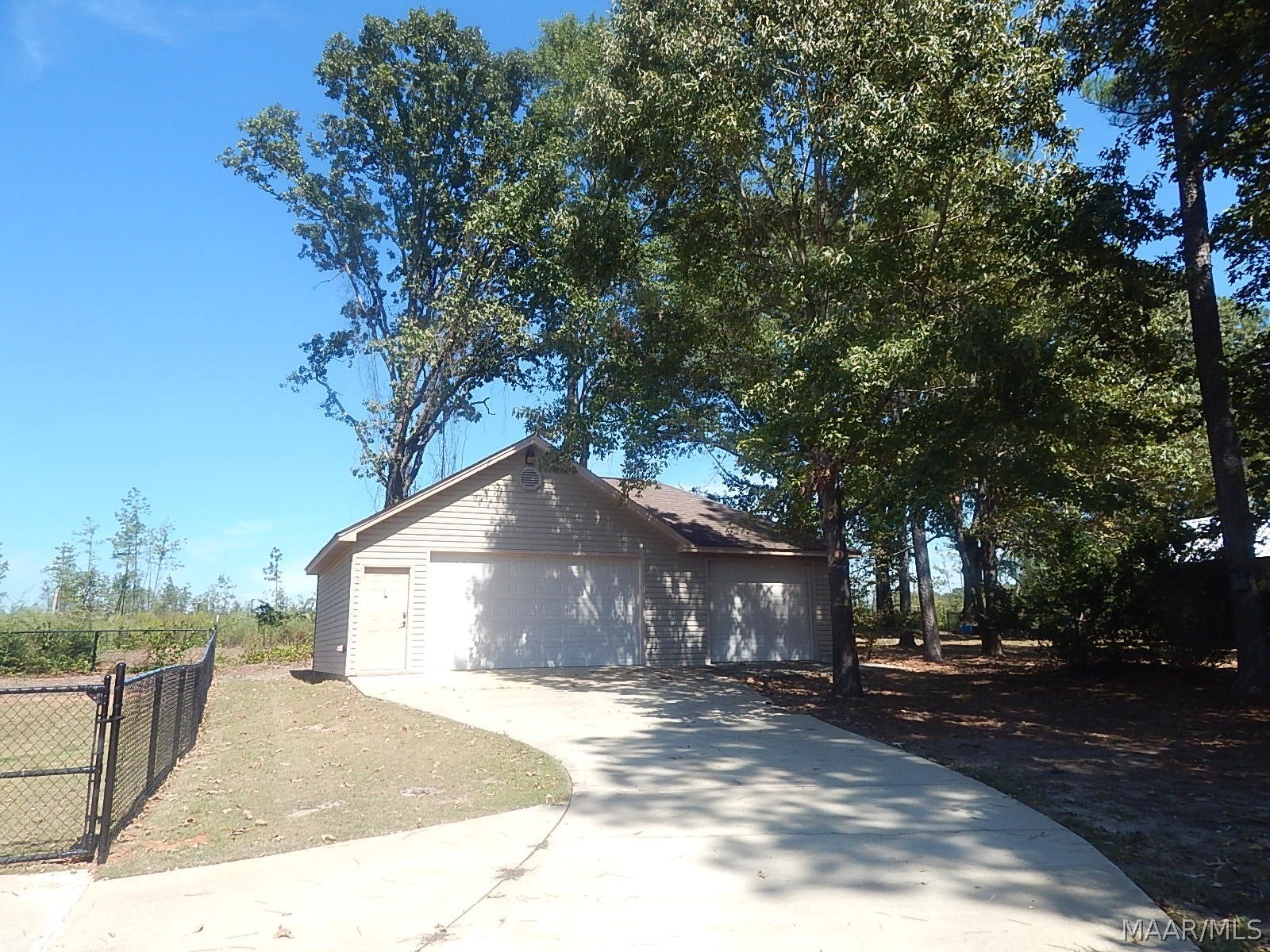 WONDERFUL WKSHOP/MANCAVE IS APPROX 41X24 OR 3 CAR GAR -FLEXIBILE FOR HOBBIES-WORK FROM HOME-SO MUCH STORAGE