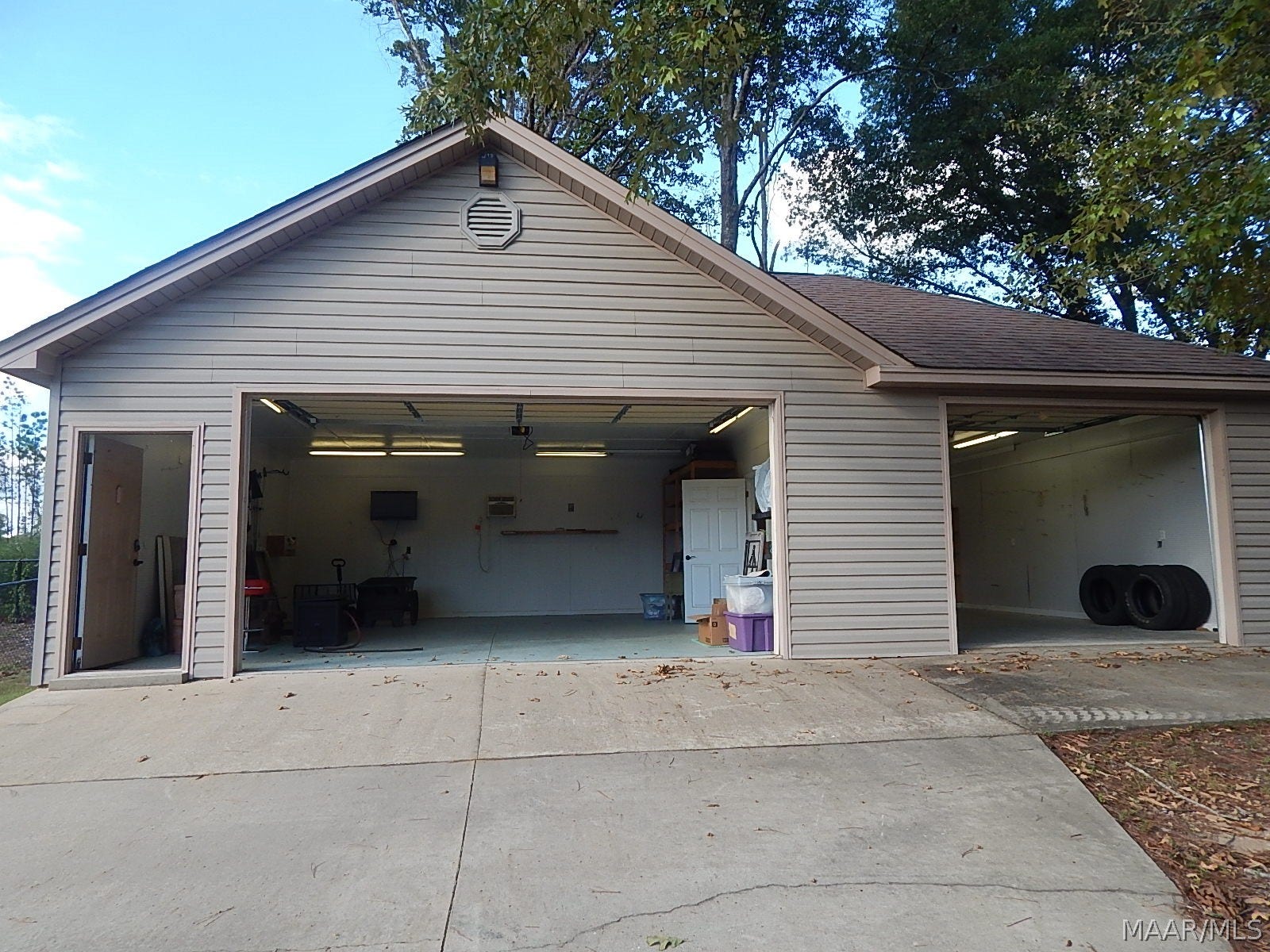 WKSHOP/MANCAVE IS 41X24 OR 3 CAR GARAGE DETACHED FROM HOME SO HAS ROOM FOR 5-6 CARS TOTAL