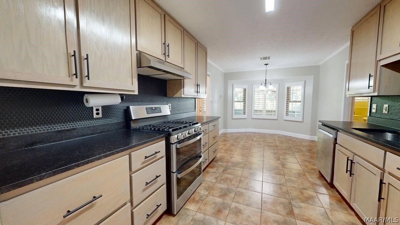 111 Diane Drive, Prattville, AL 36066 111 Diane Drive, Prattville, AL 36066