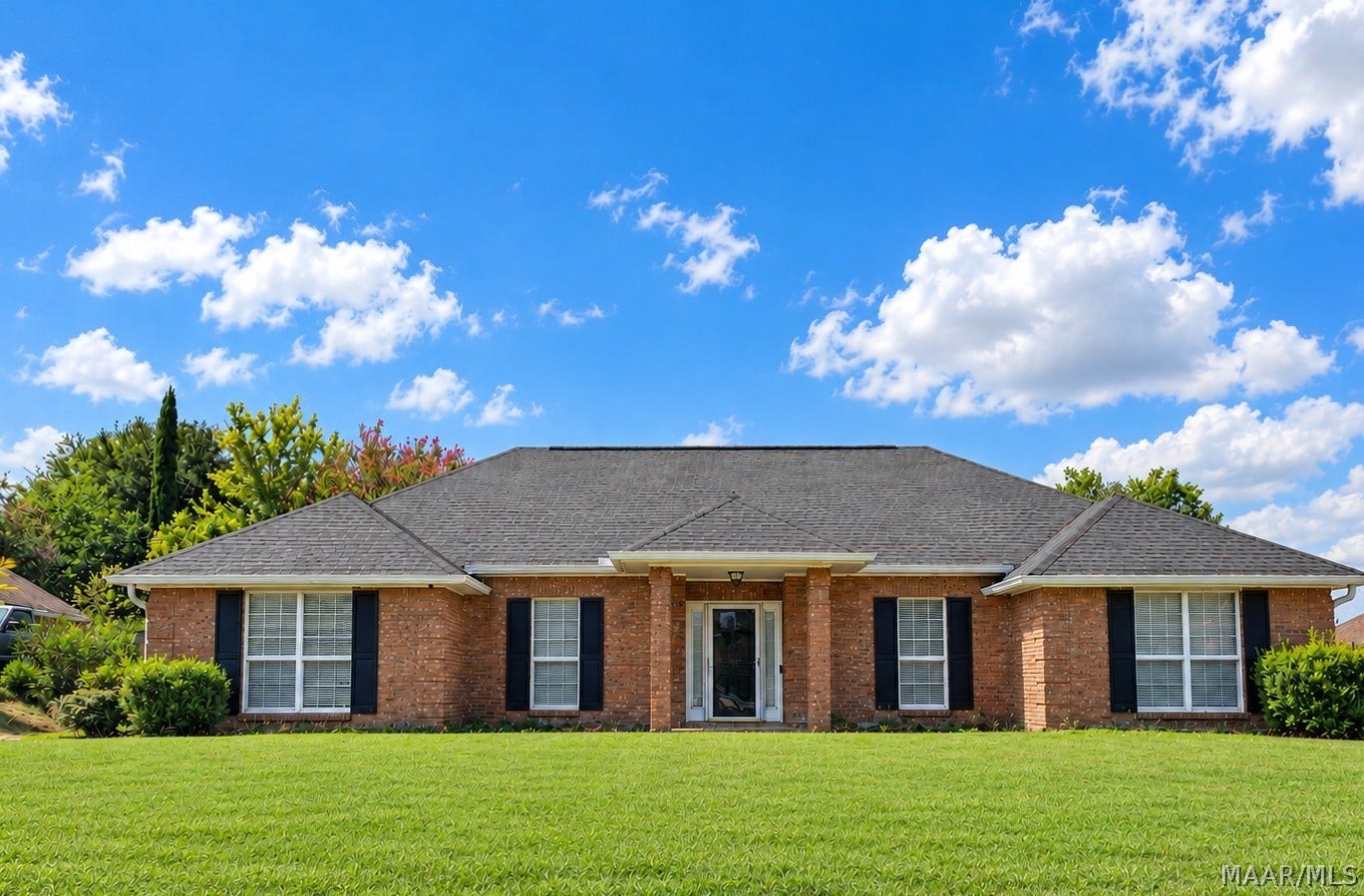 Welcome to 3606 Farmfield!