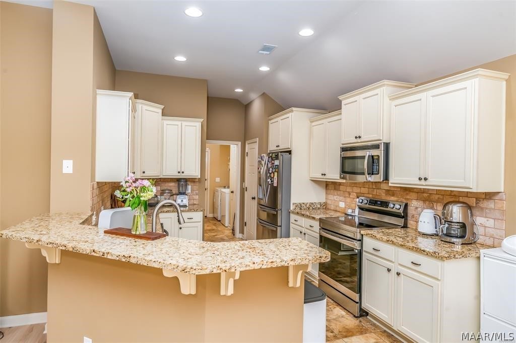 8860 PEMBERTON Park, Montgomery, AL 36117 8860 PEMBERTON Park, Montgomery, AL 36117
