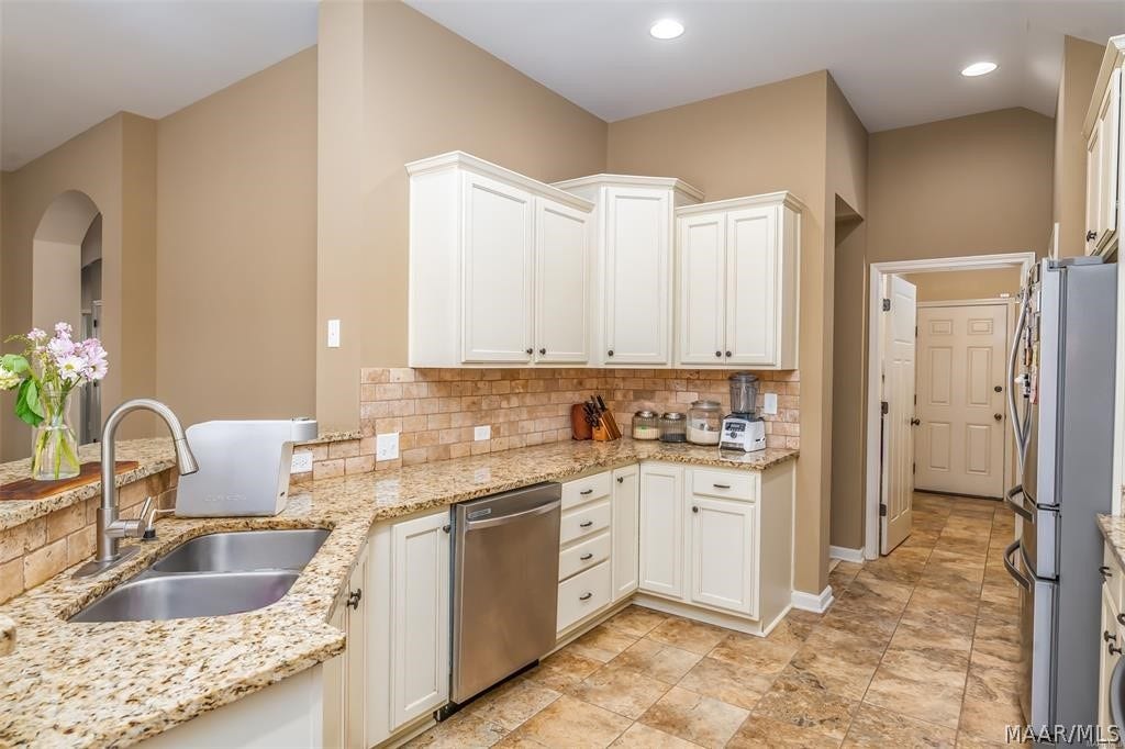 8860 PEMBERTON Park, Montgomery, AL 36117 8860 PEMBERTON Park, Montgomery, AL 36117