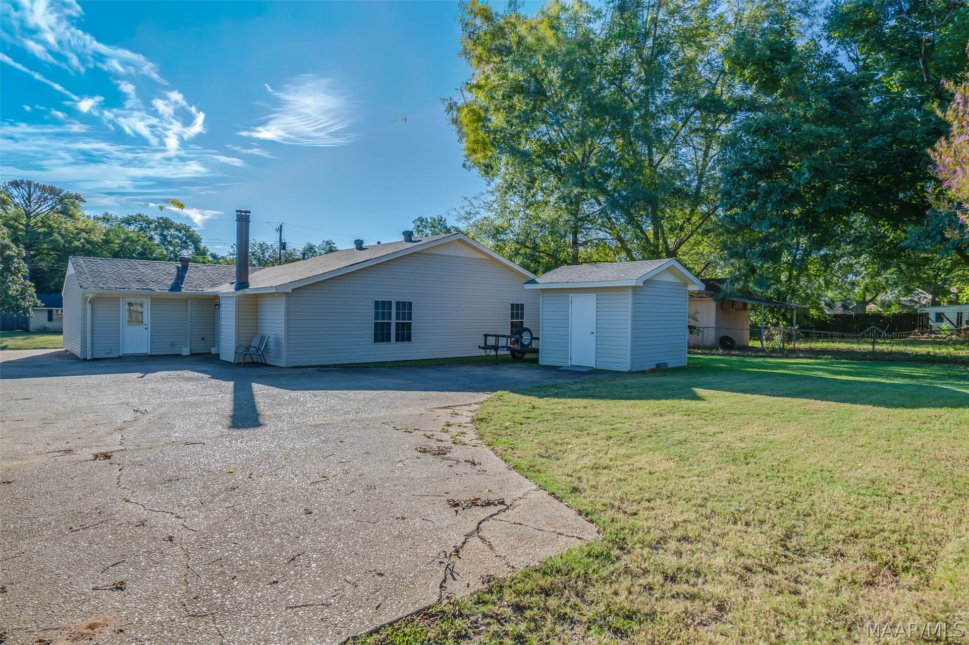 613 Woodvale Road, Prattville, AL 36067