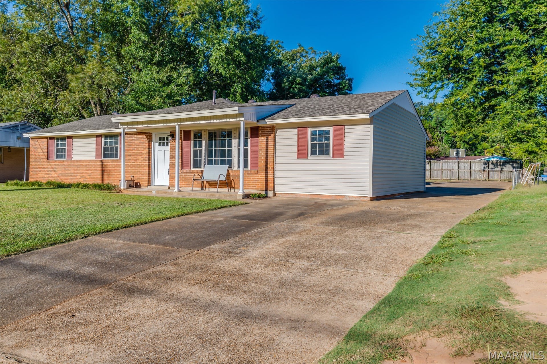 613 Woodvale Road, Prattville, AL 36067