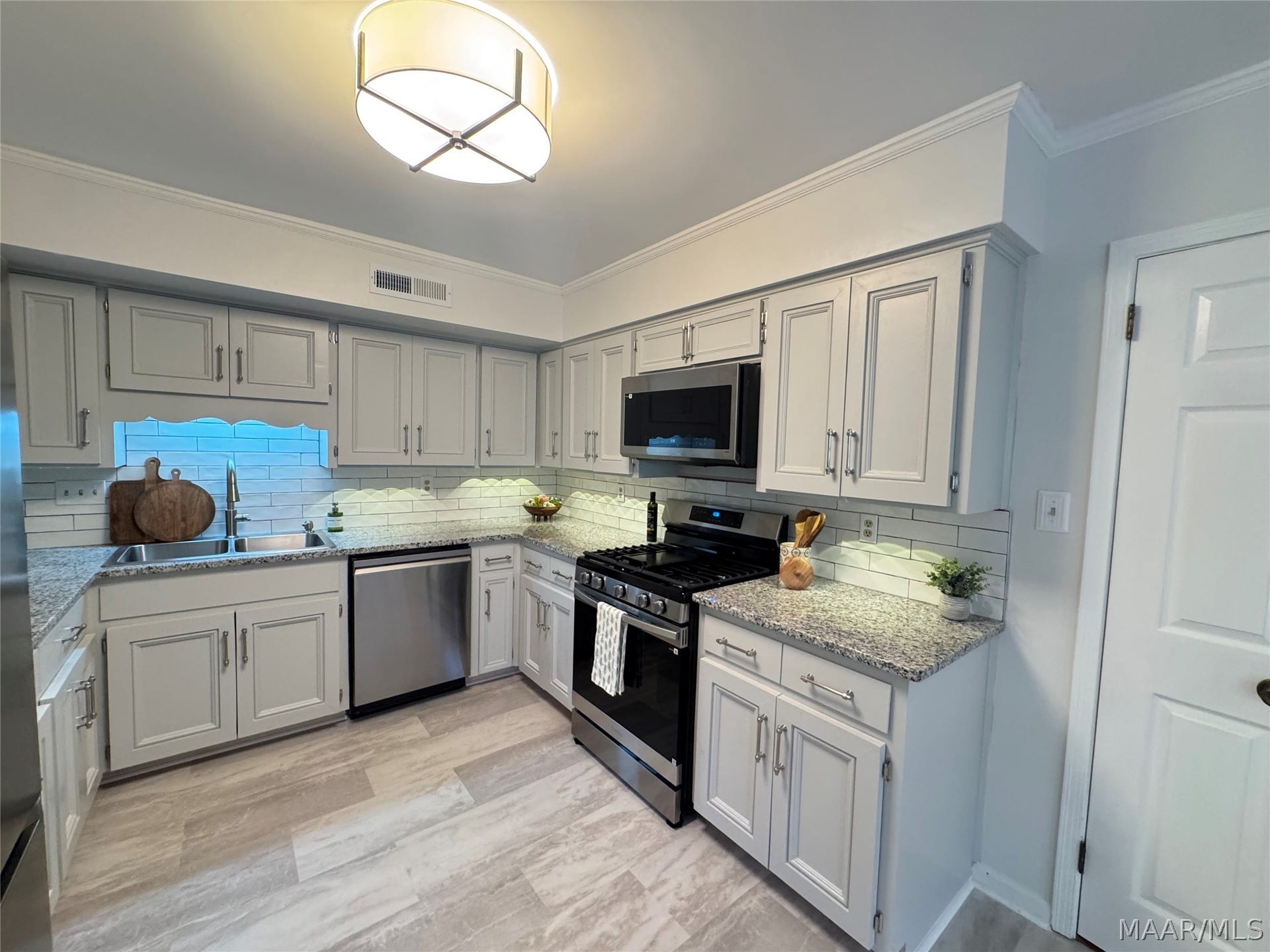 4001 Ray Drive, Montgomery, AL 36109 4001 Ray Drive, Montgomery, AL 36109