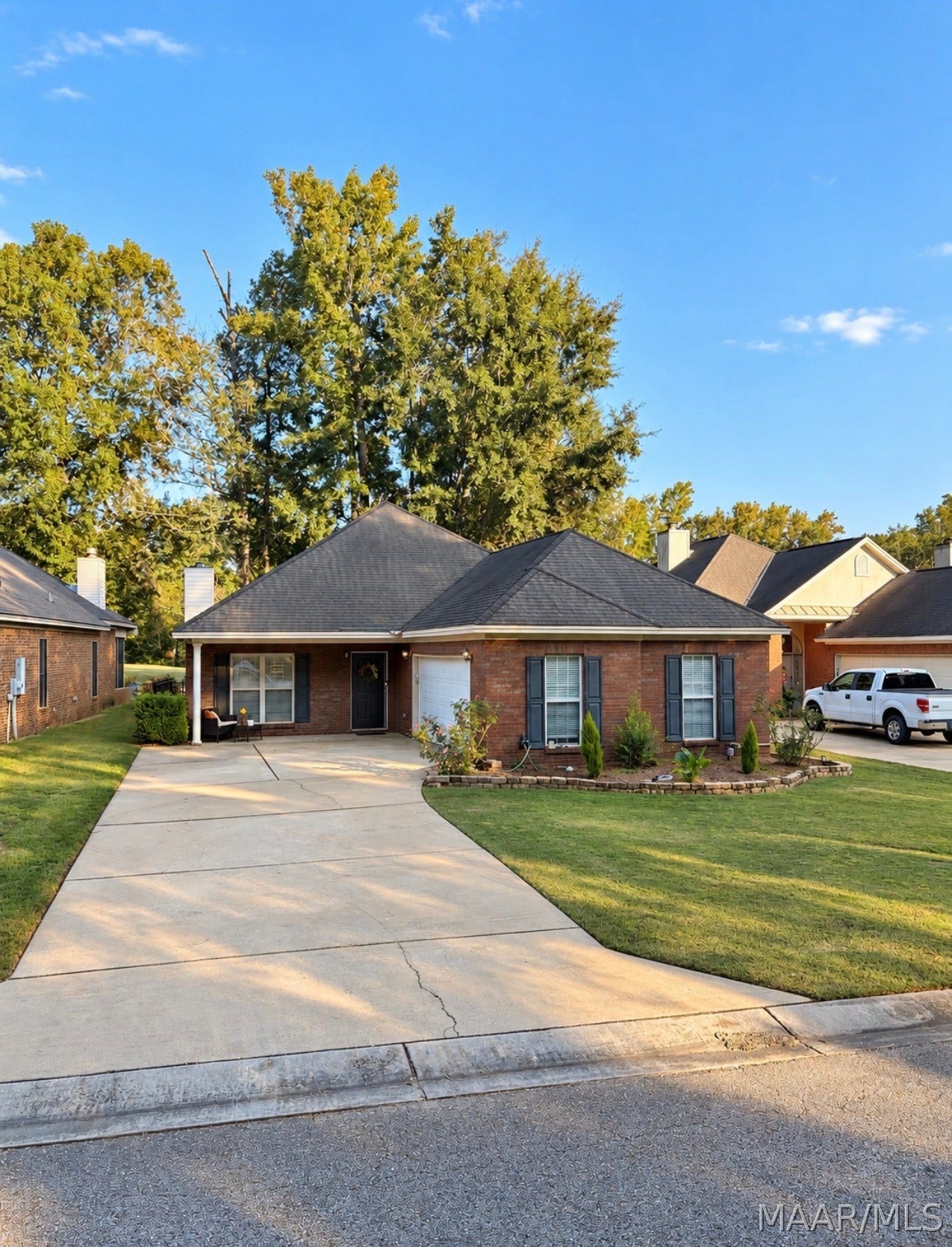 339 RIVER BIRCH Circle, Wetumpka, AL 36093 339 RIVER BIRCH Circle, Wetumpka, AL 36093