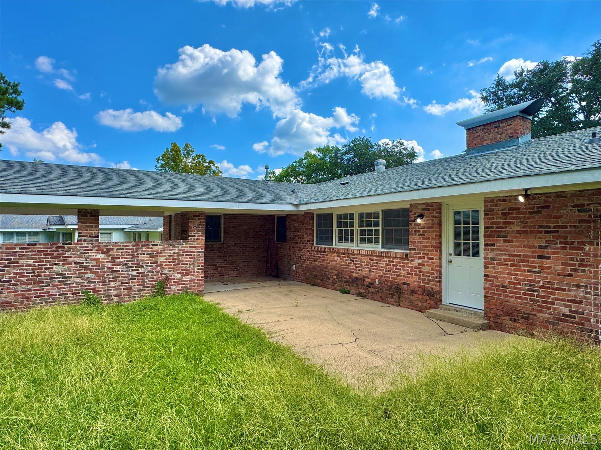 2557 WOODLEY Road, Montgomery, AL 36111