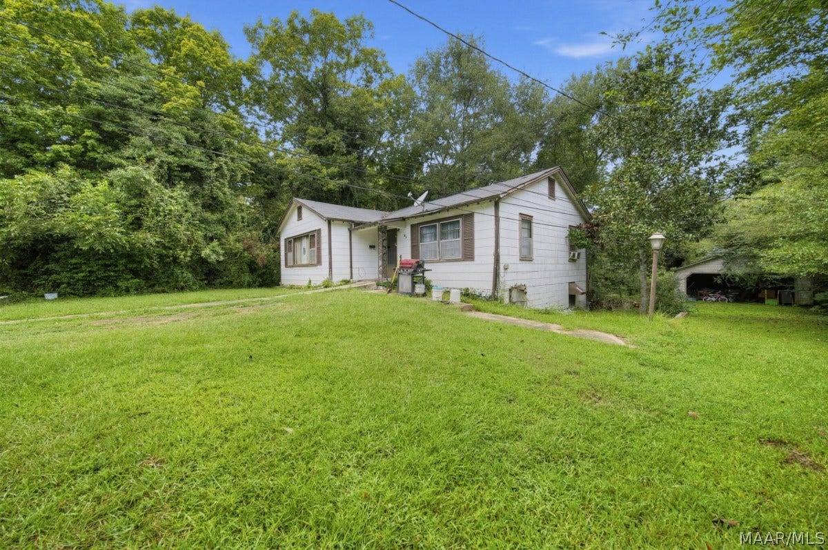31 Forrest Street, Alexander City, AL 35010