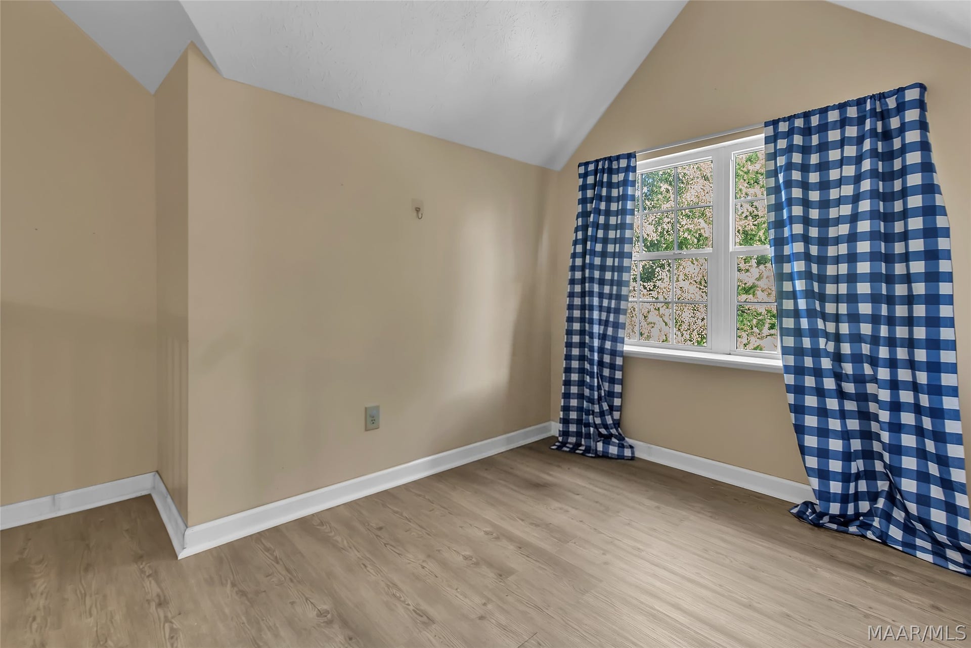 5480 Willow Tree Drive, Millbrook, AL 36054 5480 Willow Tree Drive, Millbrook, AL 36054