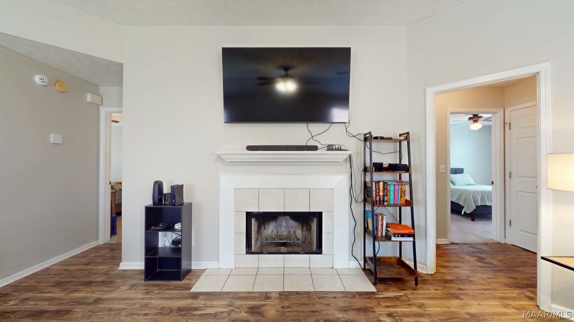 250 Mill Ridge Drive, Millbrook, AL 36054 Gas fireplace