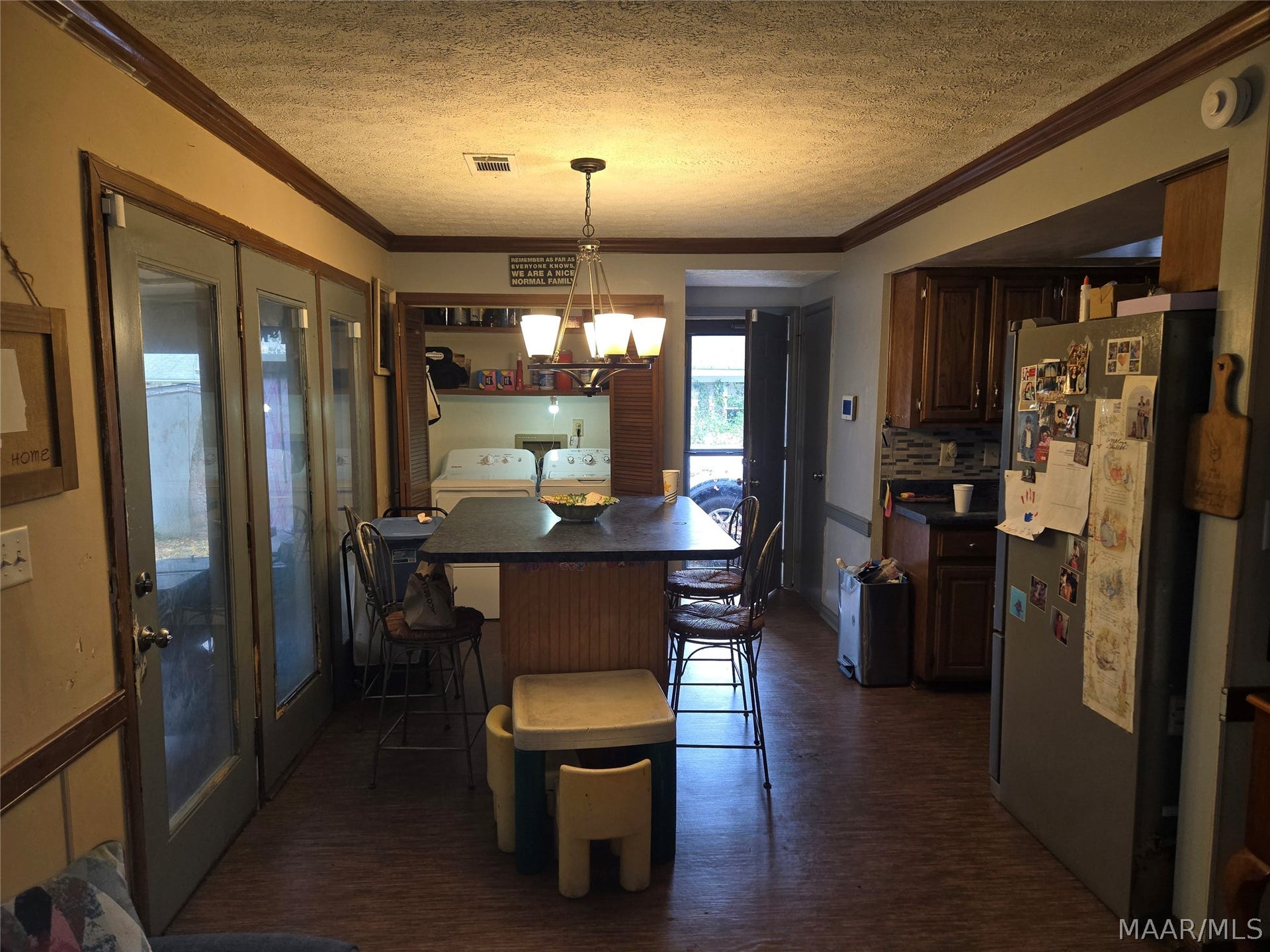 Breakfast nook area
