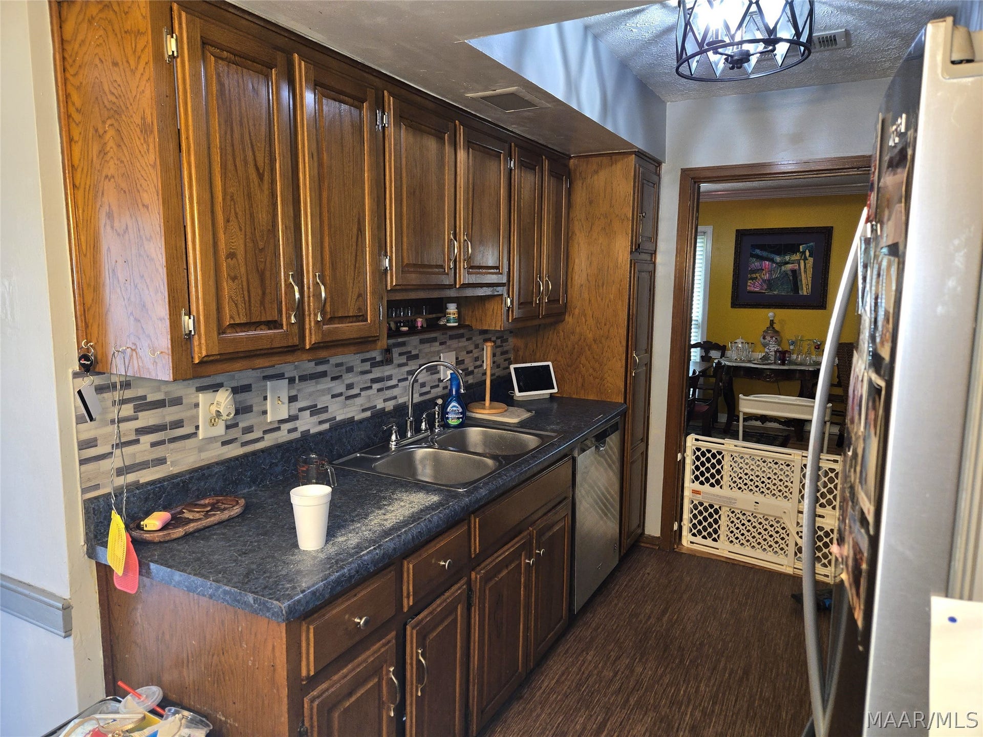Kitchen-lots of cabinets