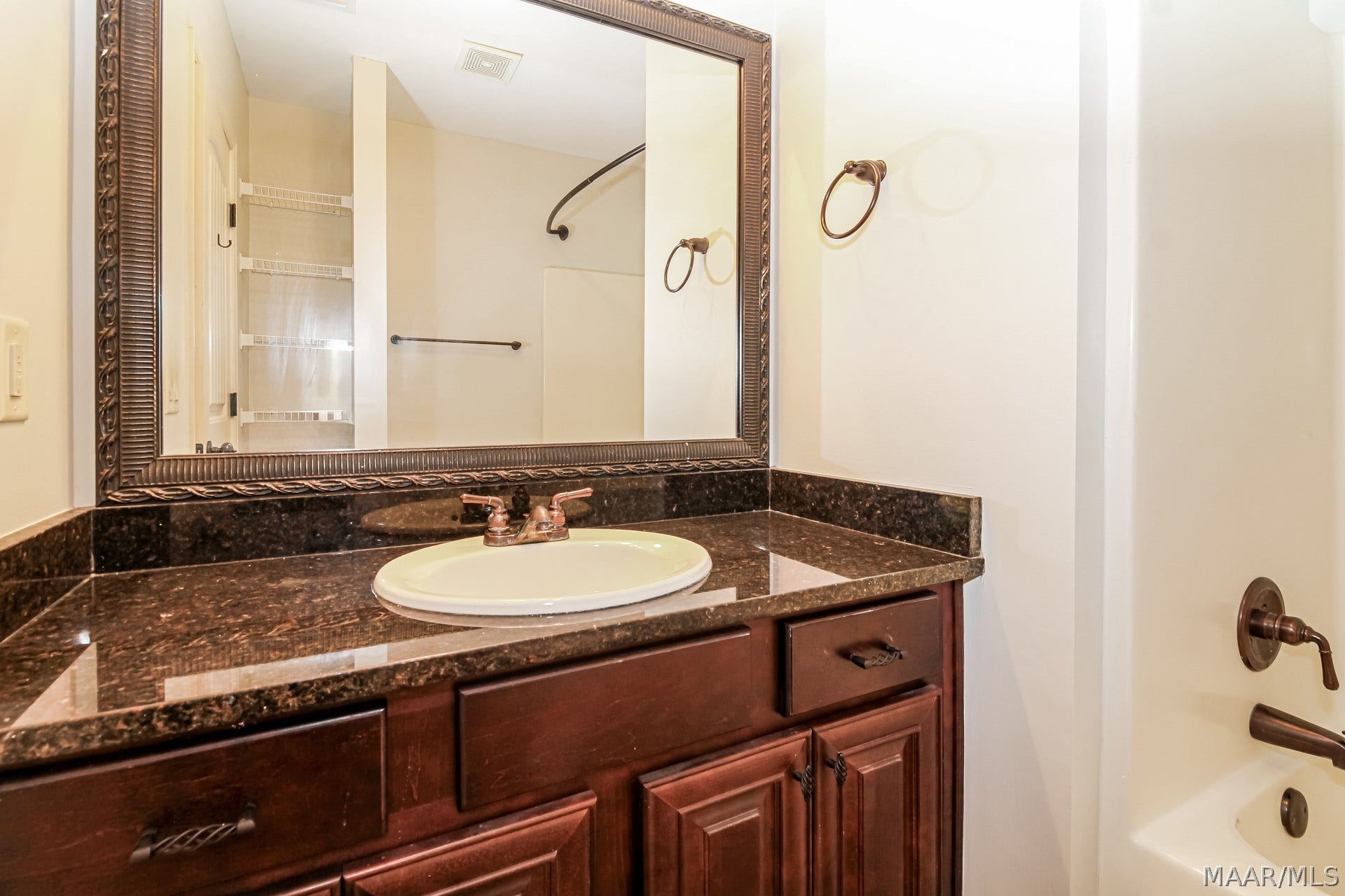 21 Calcite Lane, Pike Road, AL 36064 21 Calcite Lane, Pike Road, AL 36064