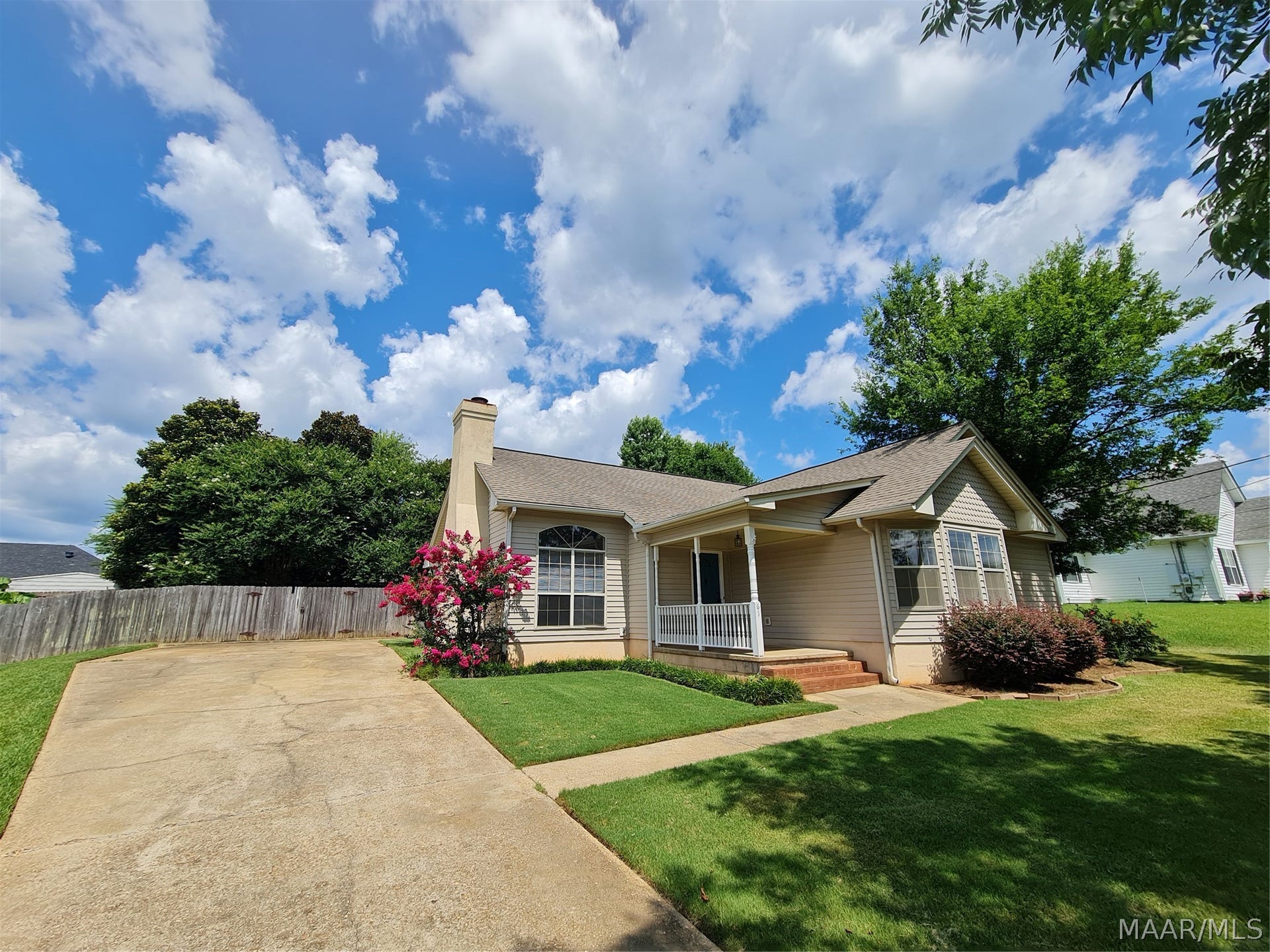 61 OLD ORCHARD Road, Deatsville, AL 36022