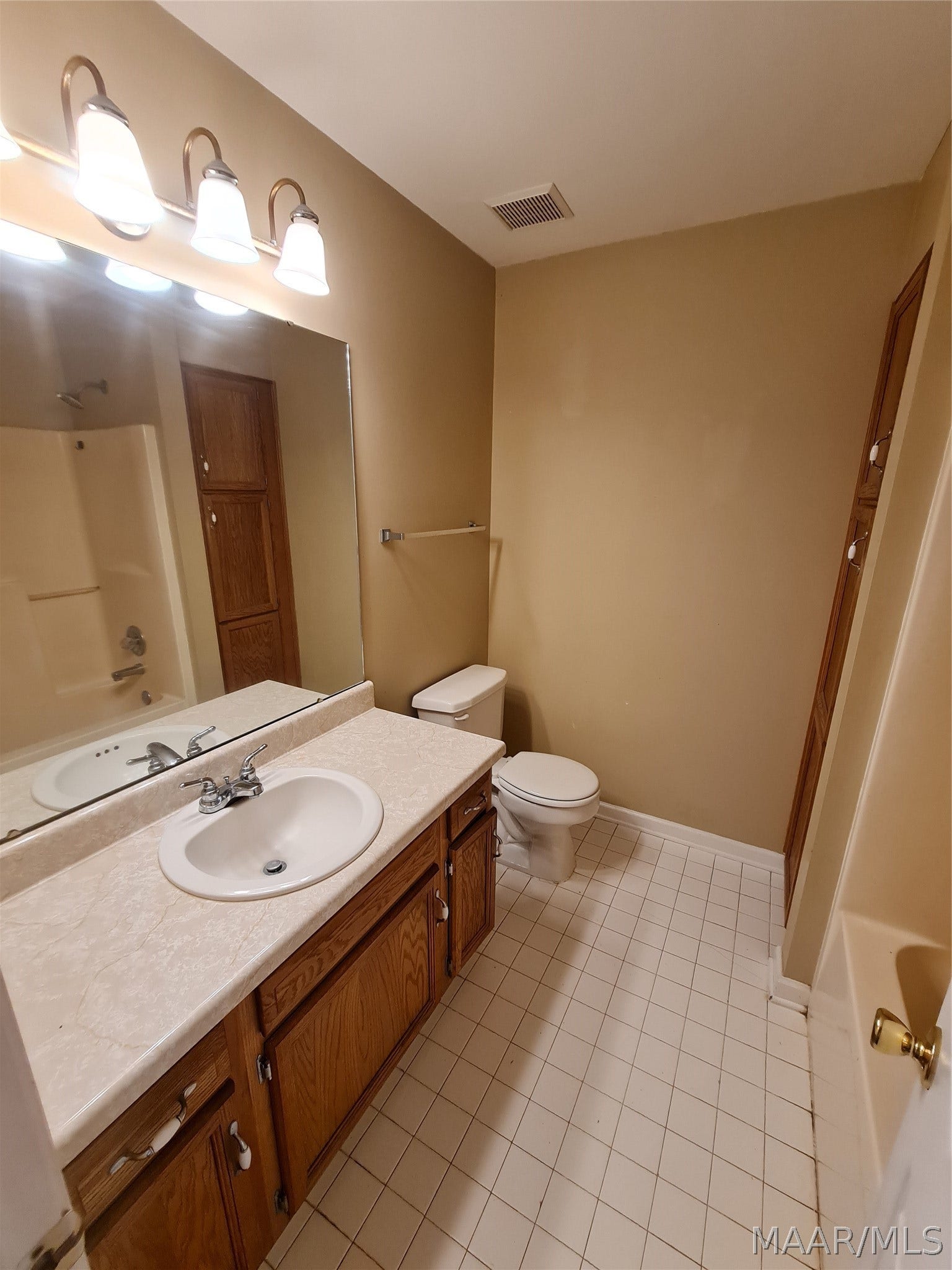 61 OLD ORCHARD Road, Deatsville, AL 36022