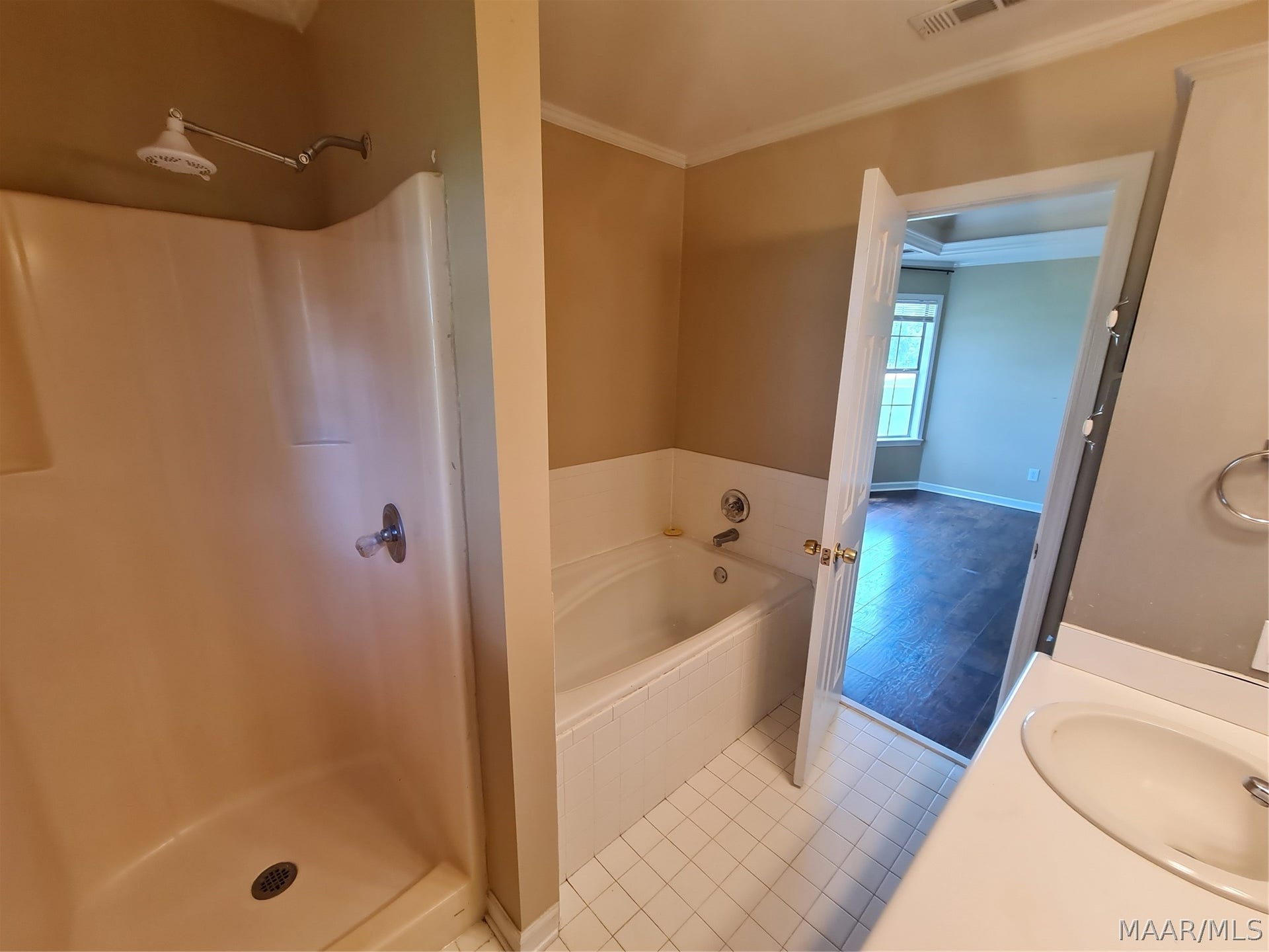 61 OLD ORCHARD Road, Deatsville, AL 36022