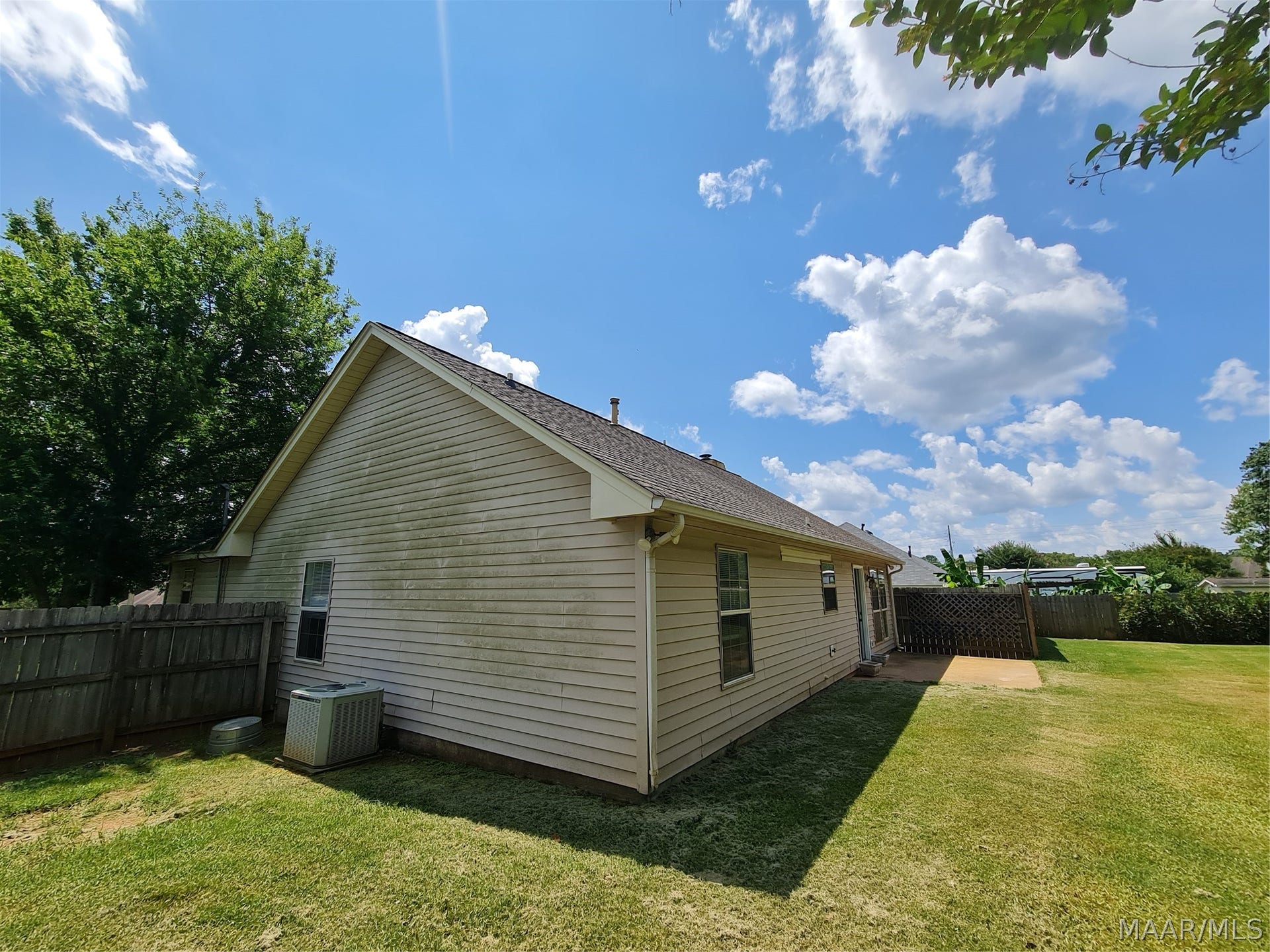 61 OLD ORCHARD Road, Deatsville, AL 36022