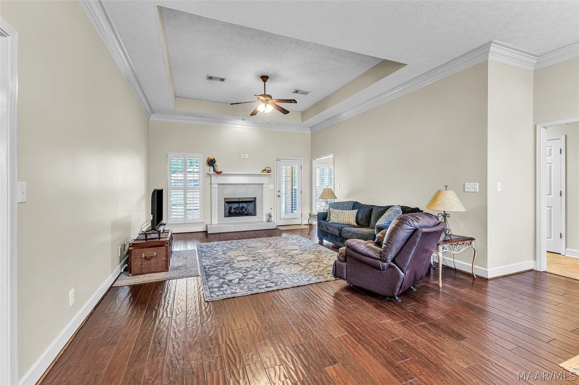 586 INGLESIDE Way, Pike Road, AL 36064 Living room