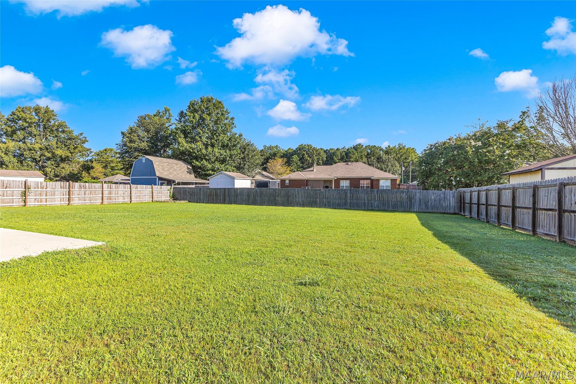 586 INGLESIDE Way, Pike Road, AL 36064 Fenced in backyard