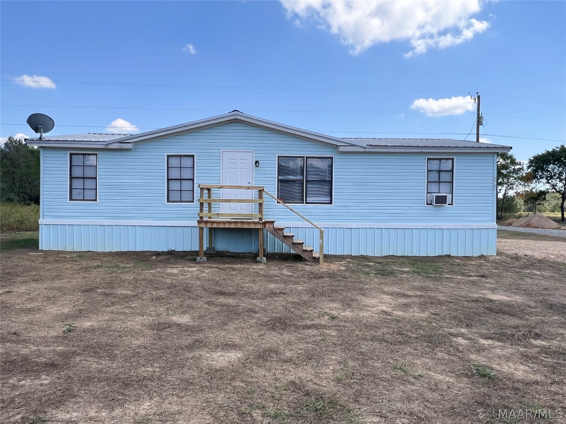 Front view of property