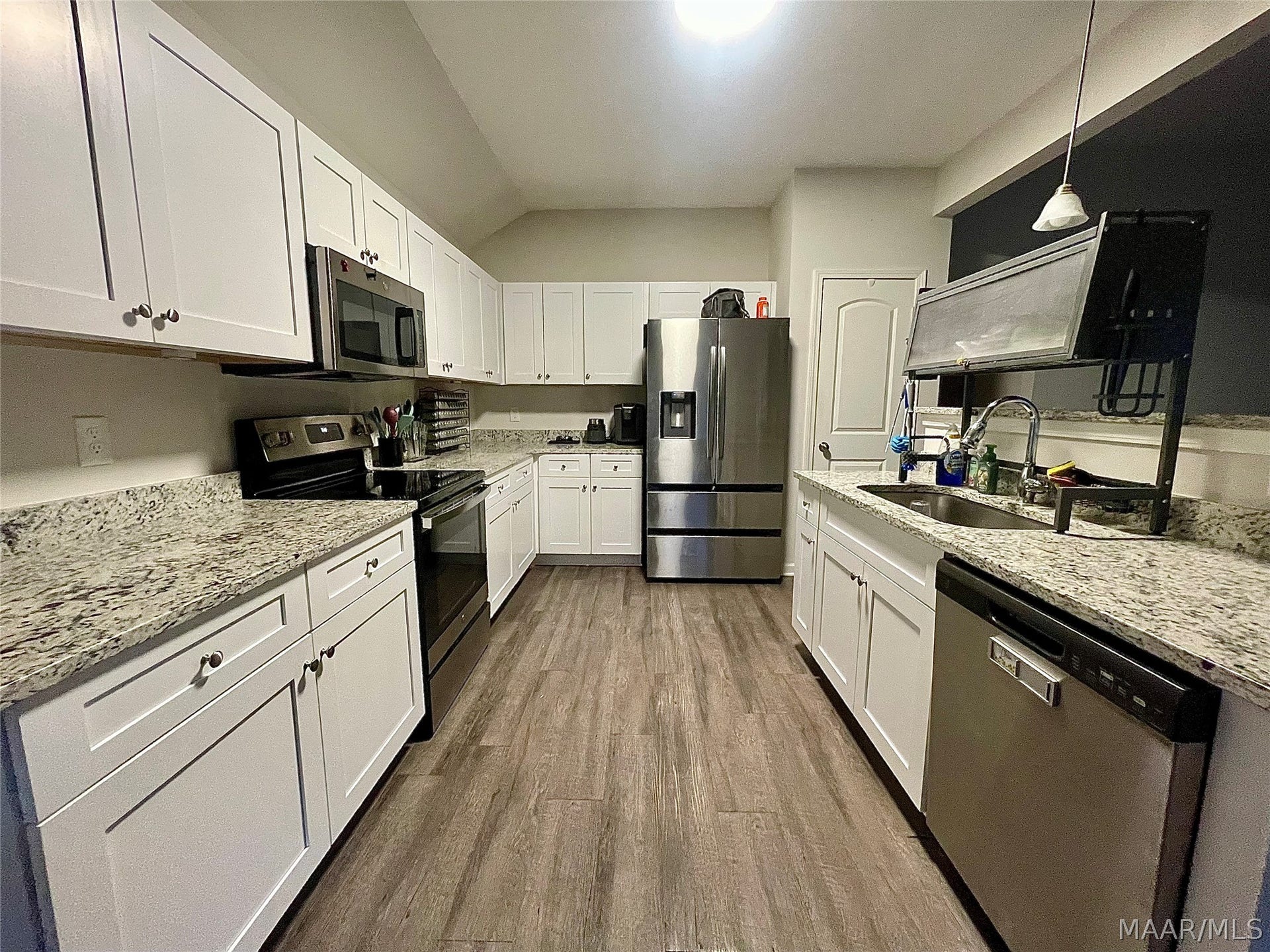1848 Landing Place, Deatsville, AL 36022