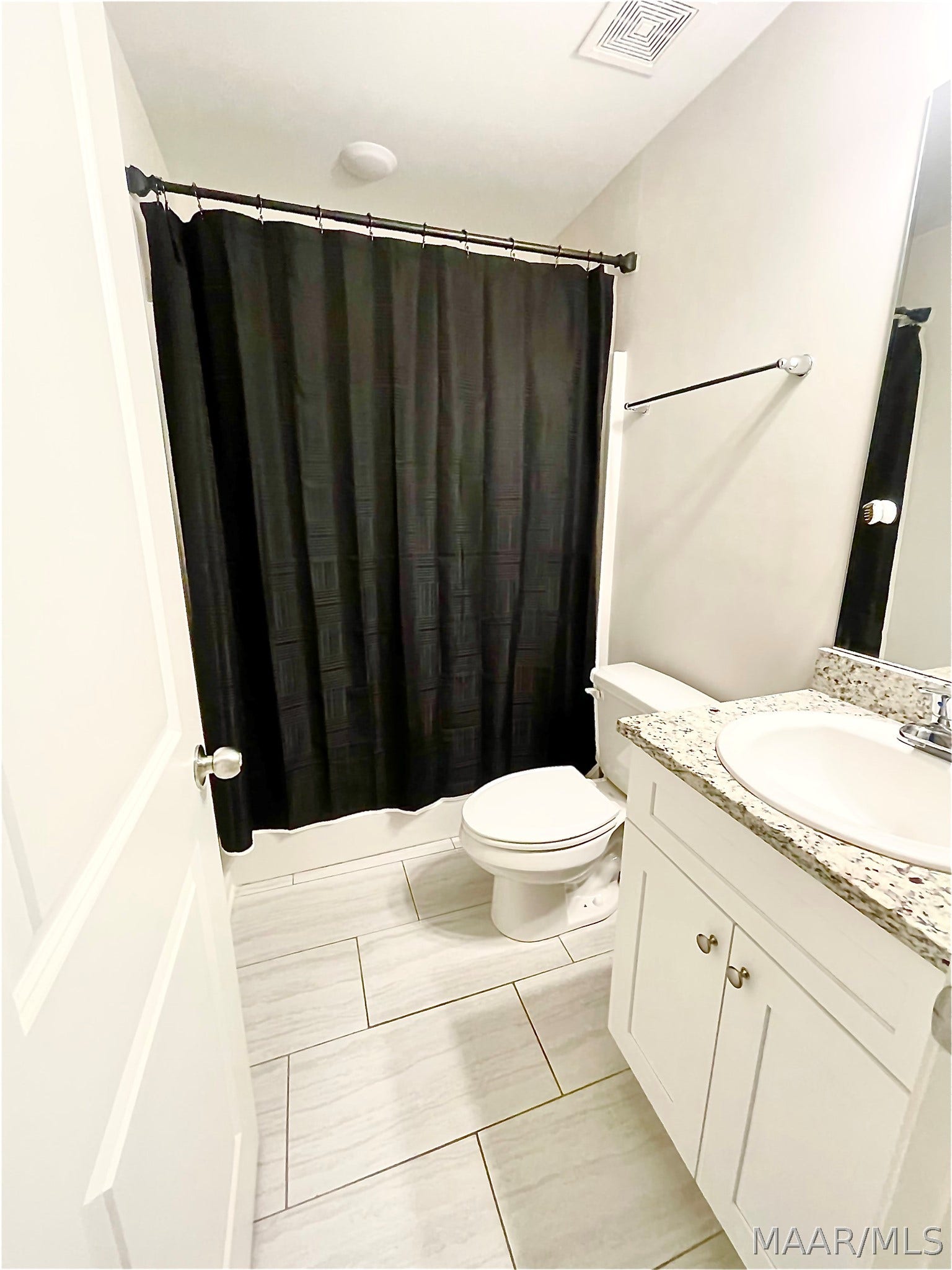 1848 Landing Place, Deatsville, AL 36022