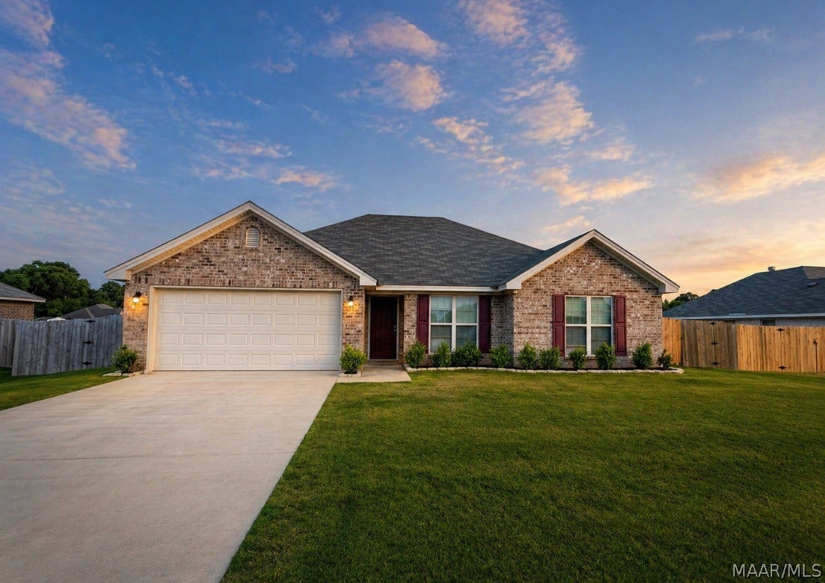 1848 Landing Place, Deatsville, AL 36022